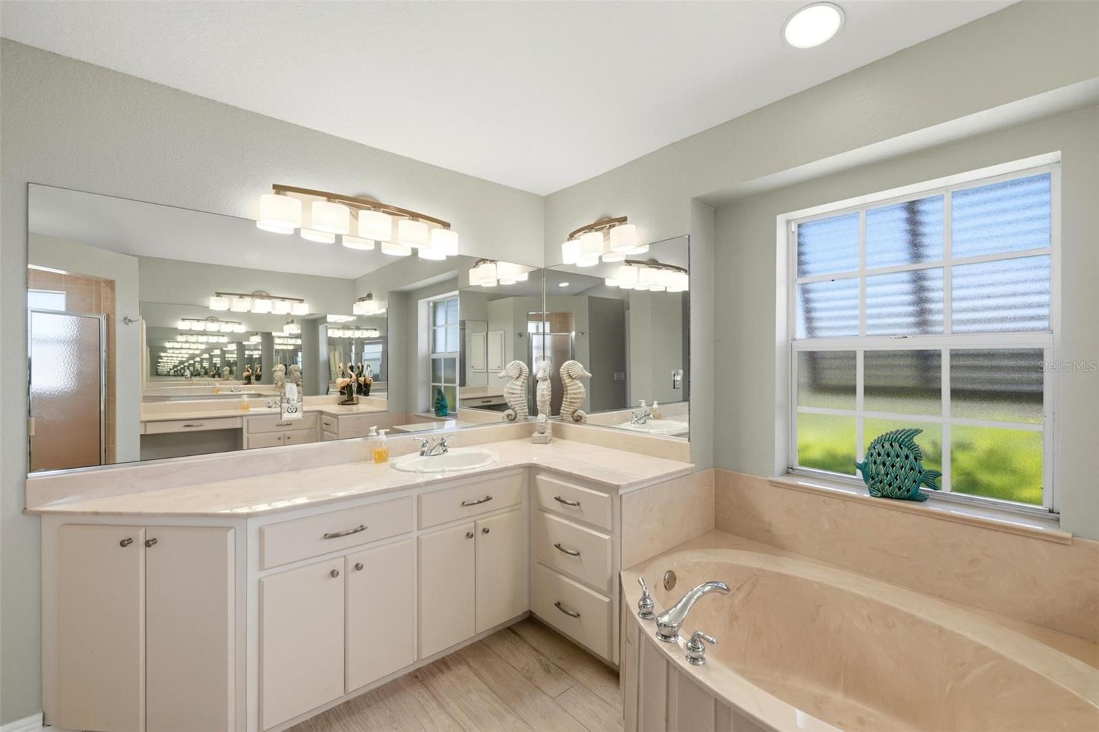 ROTONDA WHITE MARSH - Residential
