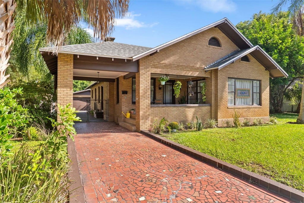 Photo of 1410 Elgin Street, Lakeland, FL 33801 (MLS # OM726930)