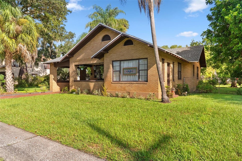 Photo of 1410 Elgin Street, Lakeland, FL 33801 (MLS # OM726930)