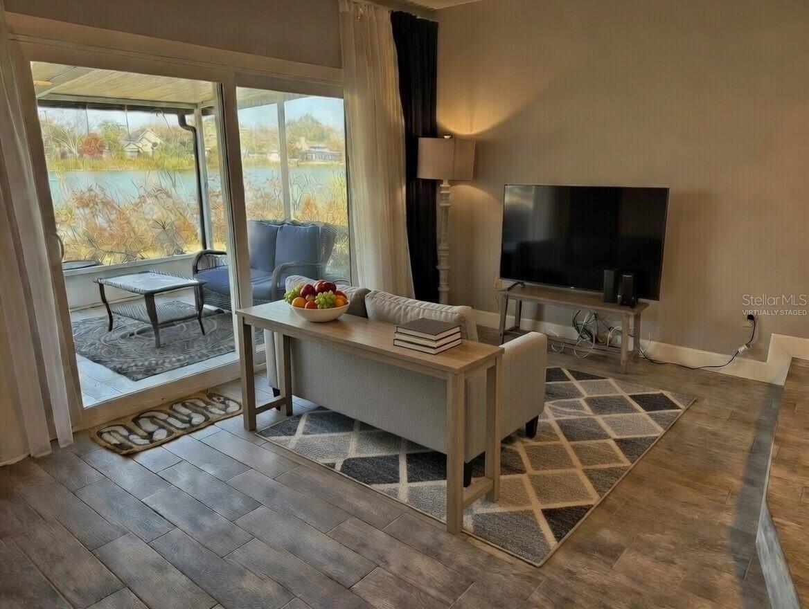 LAKE BENTLEY SHORES CONDO PH 01 - Residential