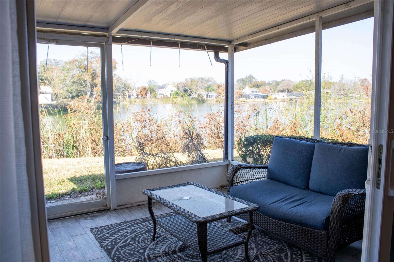 LAKE BENTLEY SHORES CONDO PH 01 - Residential