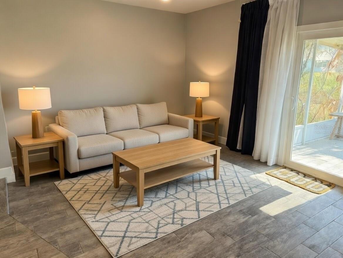 LAKE BENTLEY SHORES CONDO PH 01 - Residential