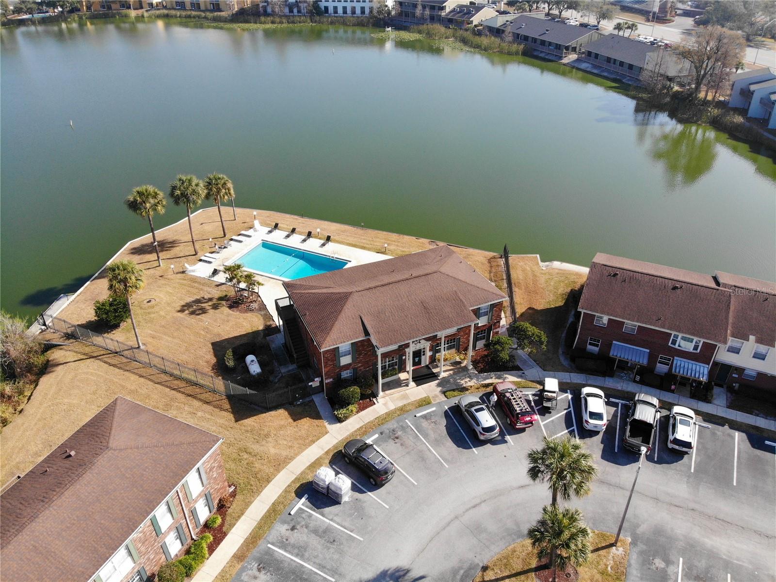 LAKE BENTLEY SHORES CONDO PH 01 - Residential