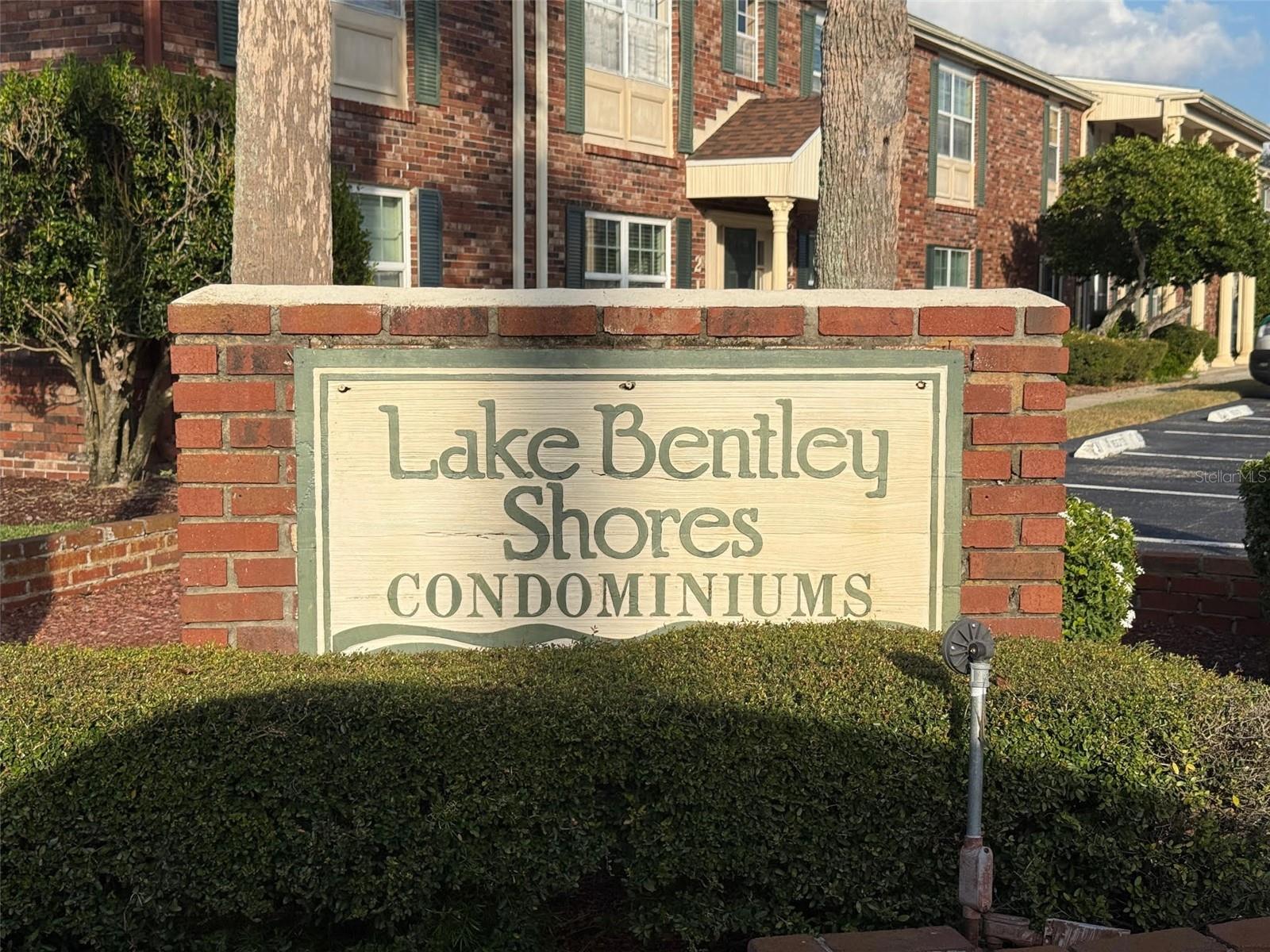 LAKE BENTLEY SHORES CONDO PH 01 - Residential