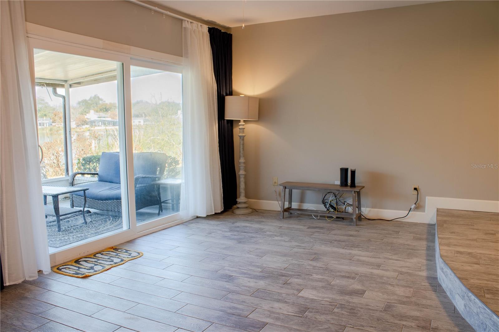 LAKE BENTLEY SHORES CONDO PH 01 - Residential