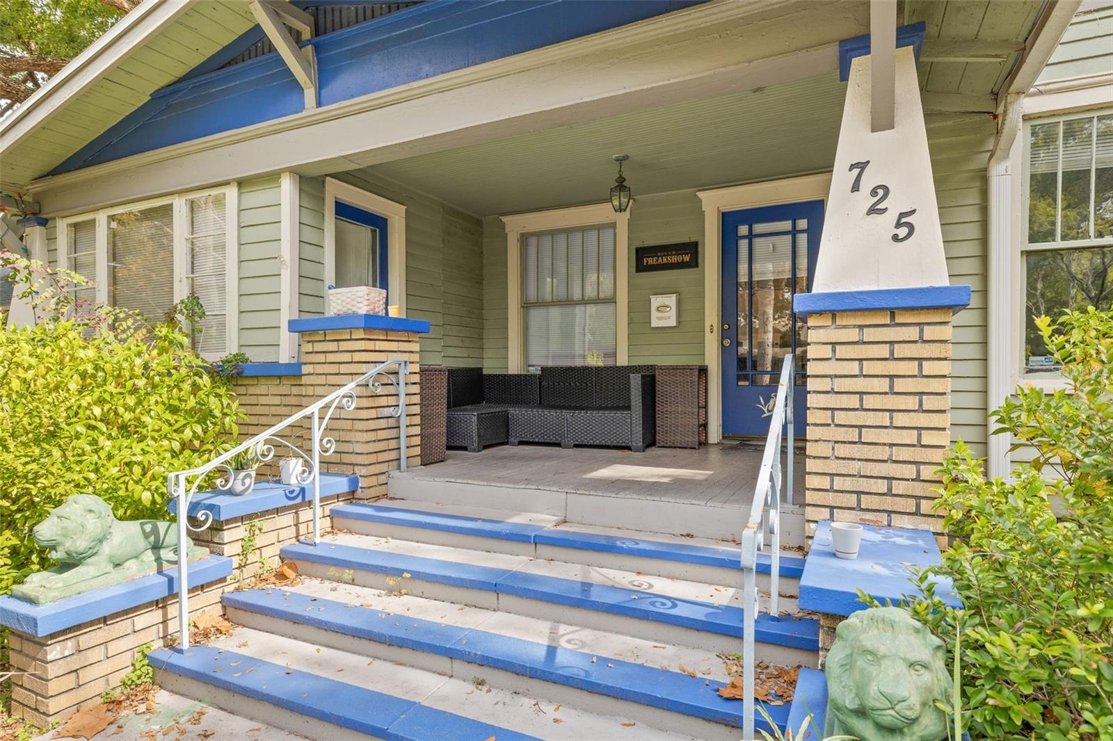 725 8TH STREET N