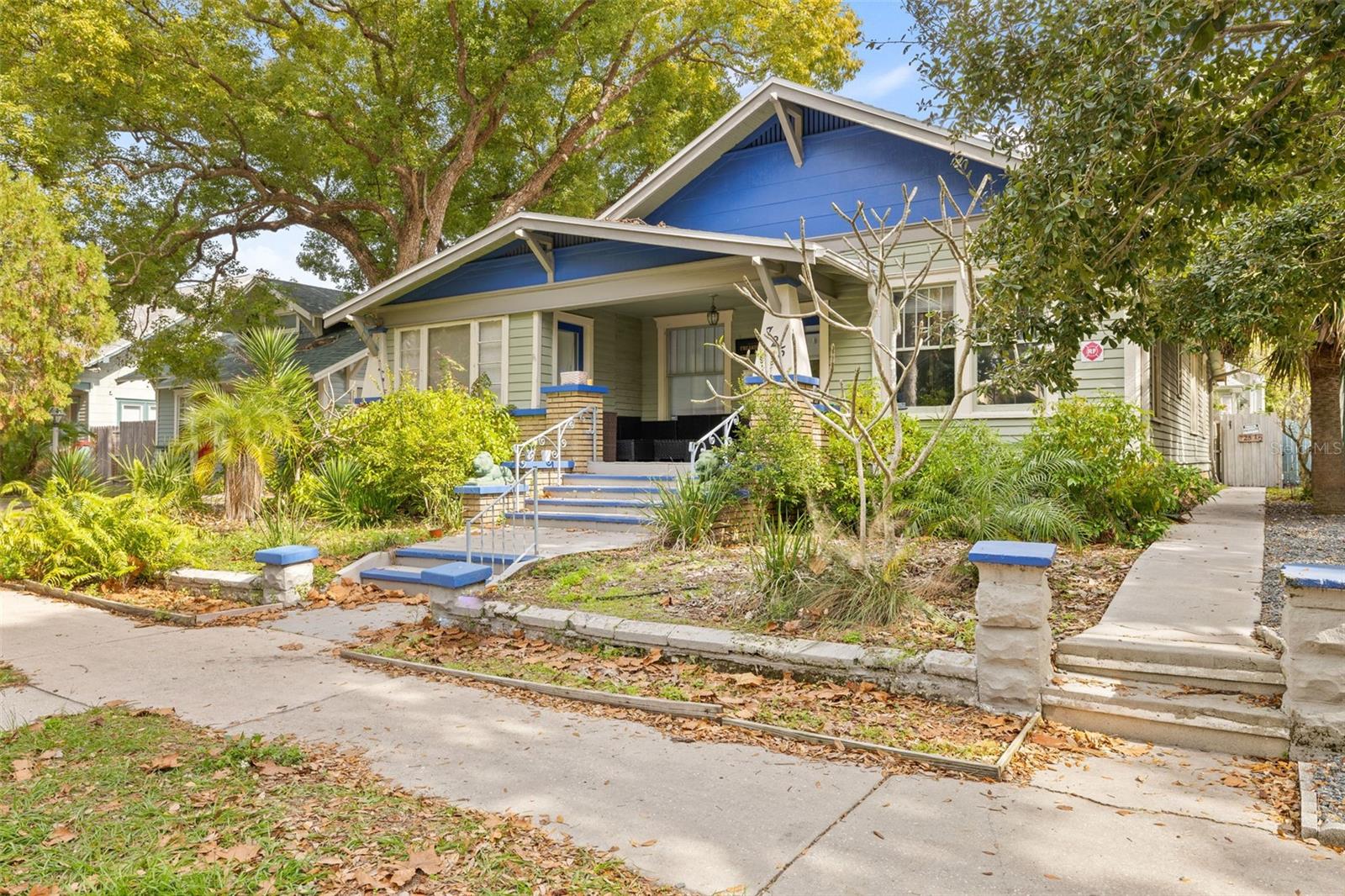 725 8TH STREET N