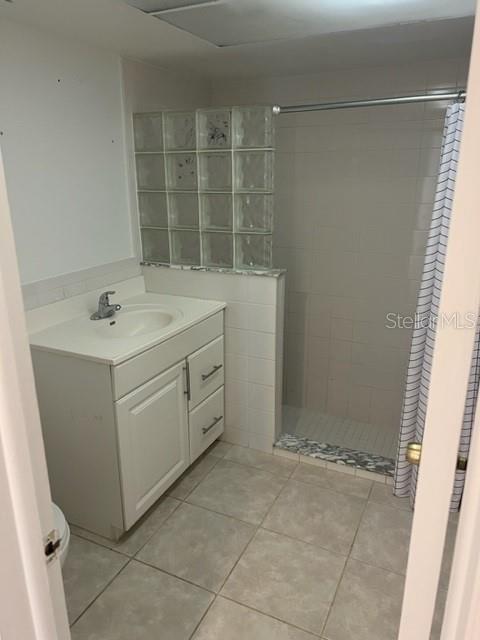 BEACON SQUARE - Residential Lease
