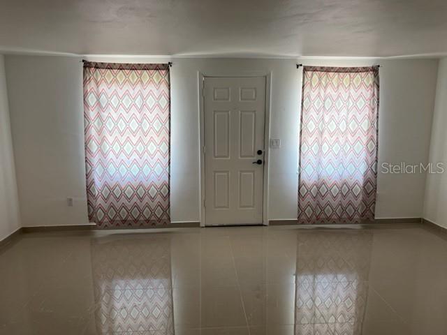 BEACON SQUARE - Residential Lease