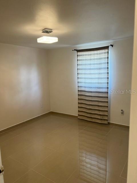 BEACON SQUARE - Residential Lease