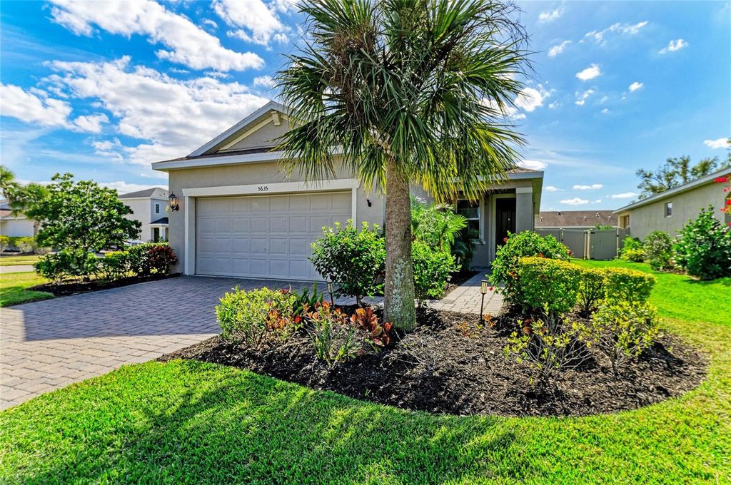 Photo of 5635 Los Robles Court, Palmetto, FL 34221 (MLS # A4677269)