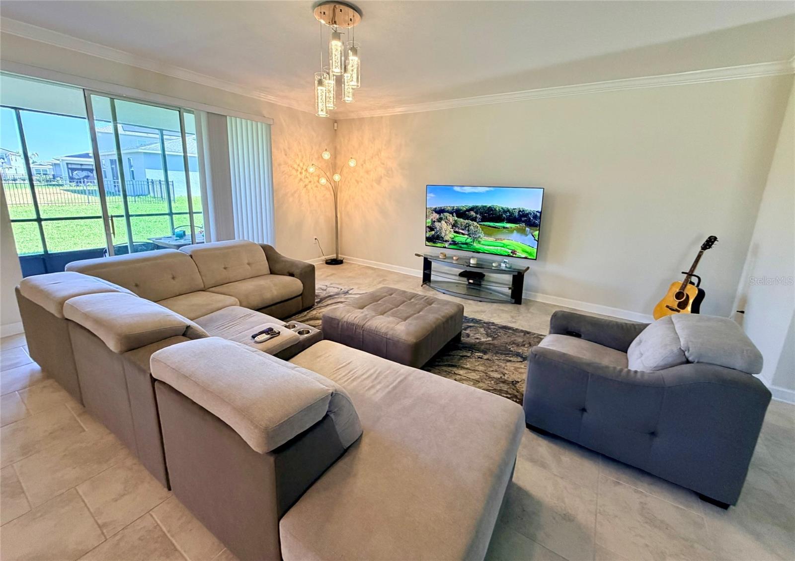 2572 CAMDEN PARK CIRCLE
