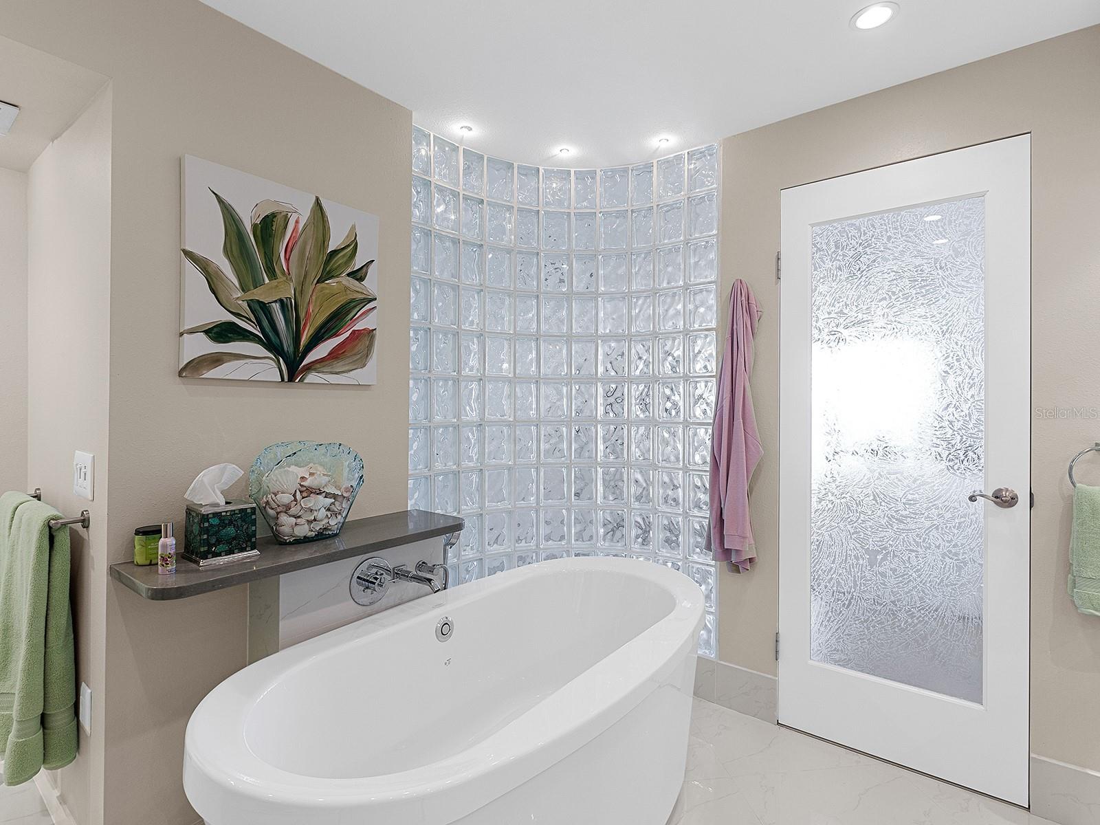 MARINERS COVE I - Residential