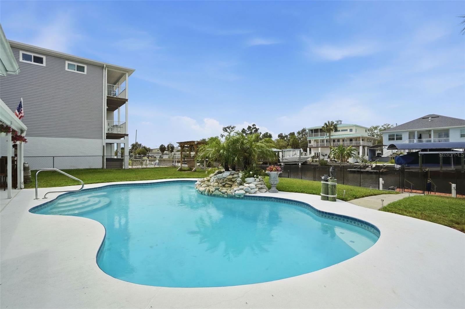 RIVIERA ESTATES - Residential