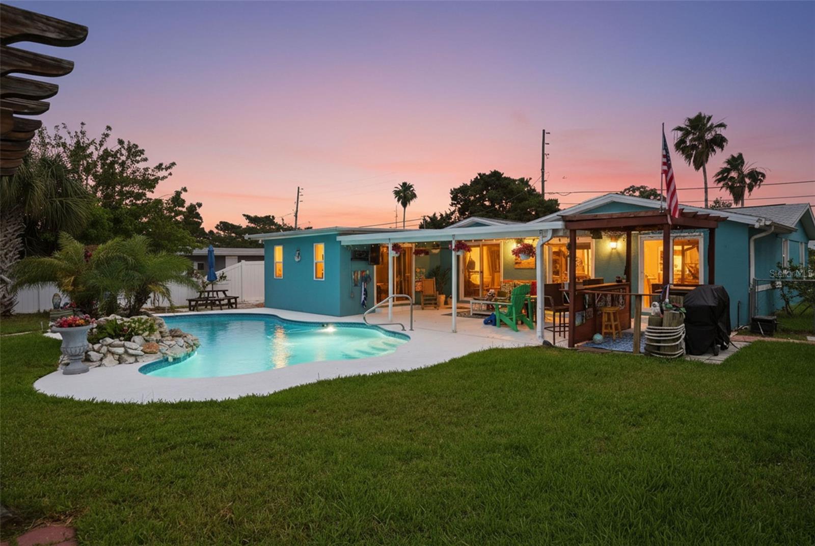 RIVIERA ESTATES - Residential