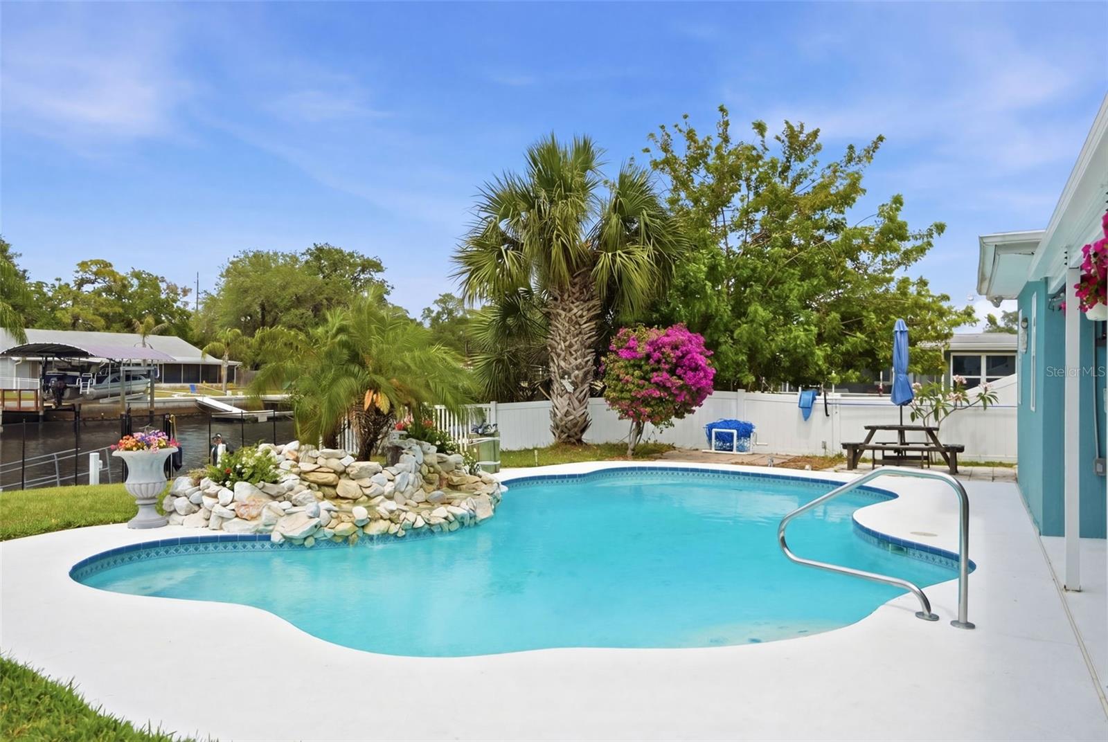 RIVIERA ESTATES - Residential