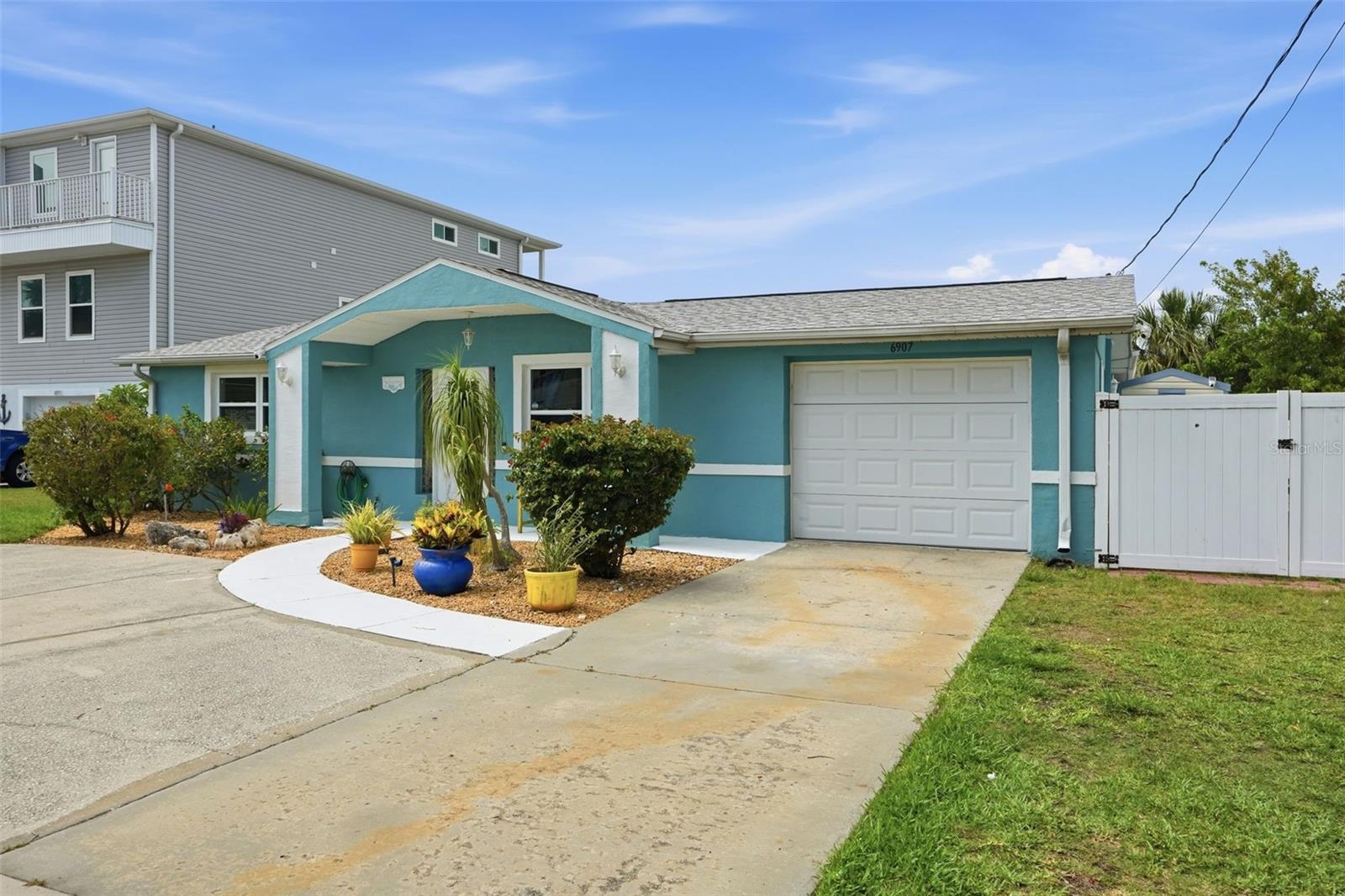 RIVIERA ESTATES - Residential