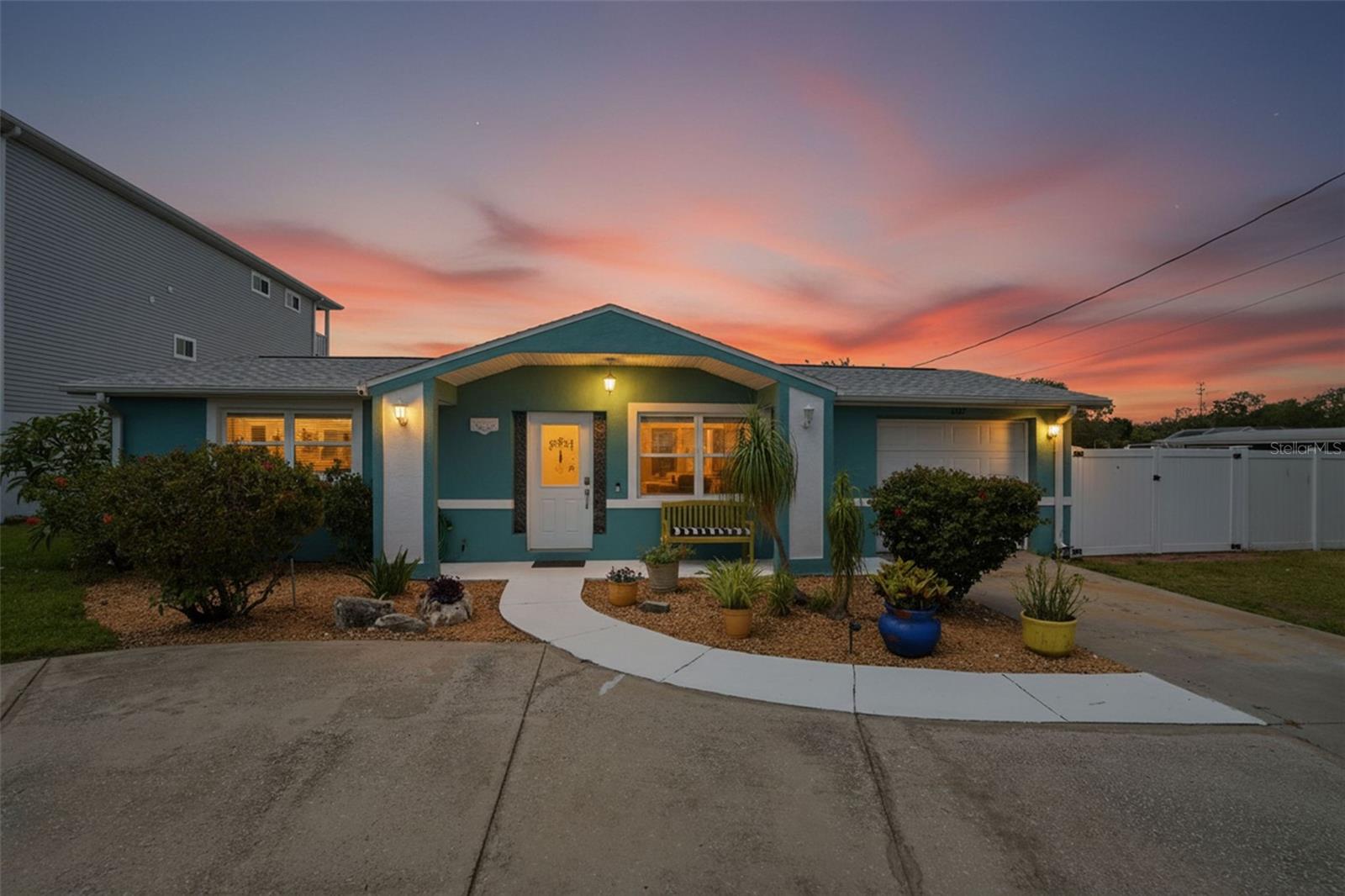 RIVIERA ESTATES - Residential