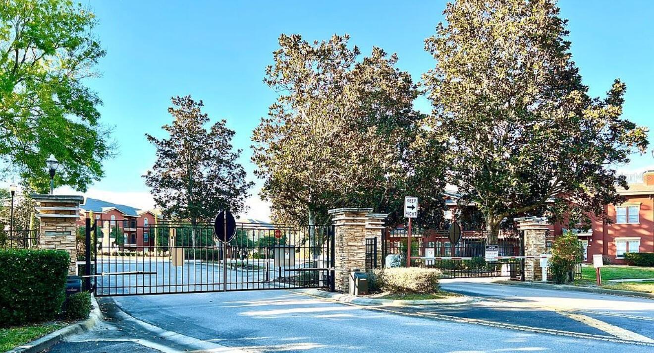 NOTTING HILL A CONDO - Residential