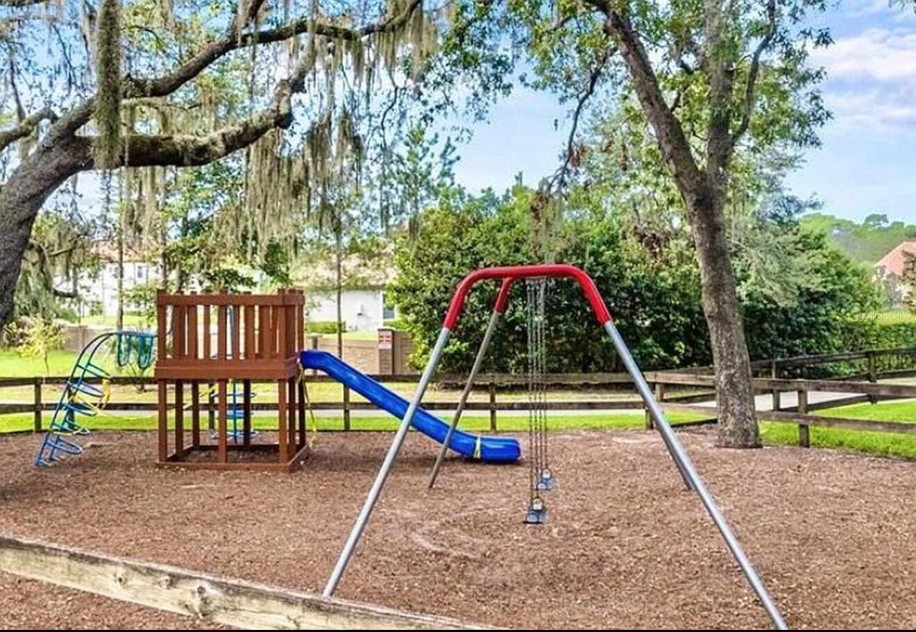 NOTTING HILL A CONDO - Residential