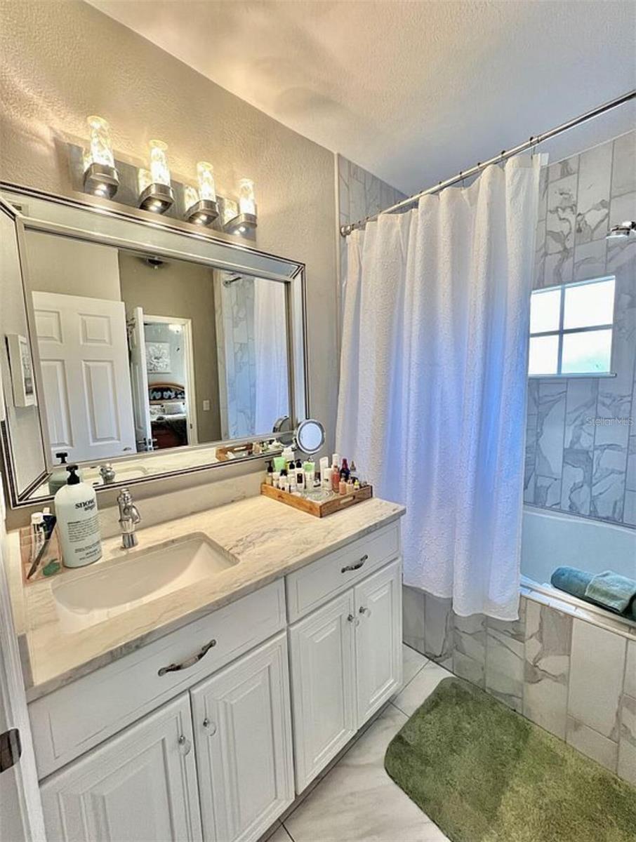 NOTTING HILL A CONDO - Residential