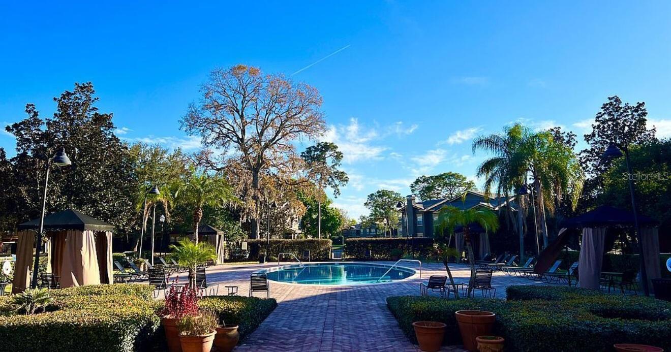 NOTTING HILL A CONDO - Residential