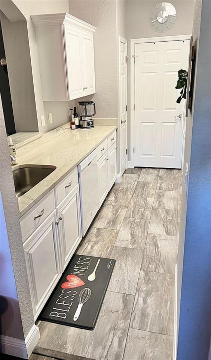 NOTTING HILL A CONDO - Residential