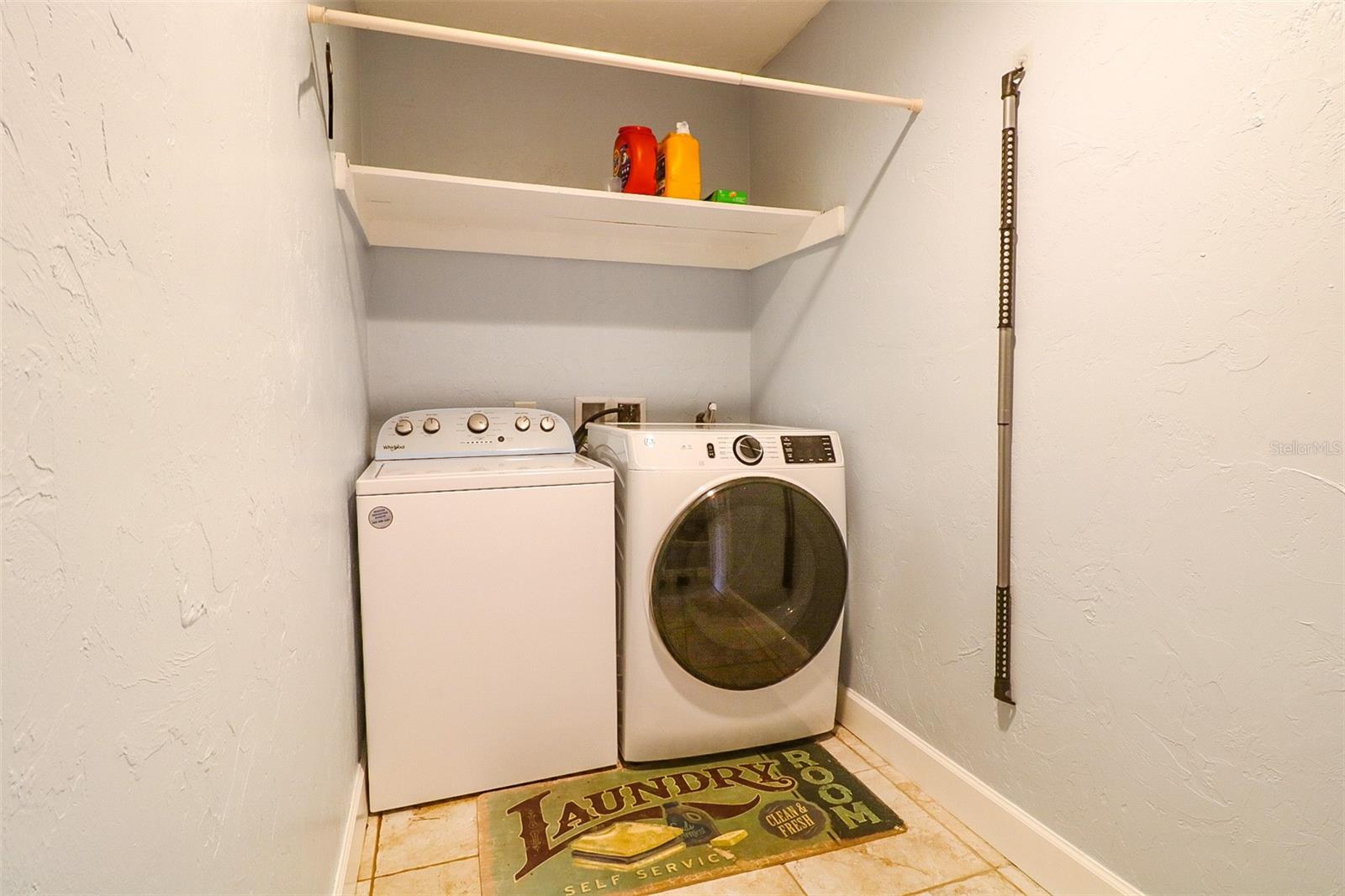 PALM VIEW ESTATES ADD 3 - Residential Lease