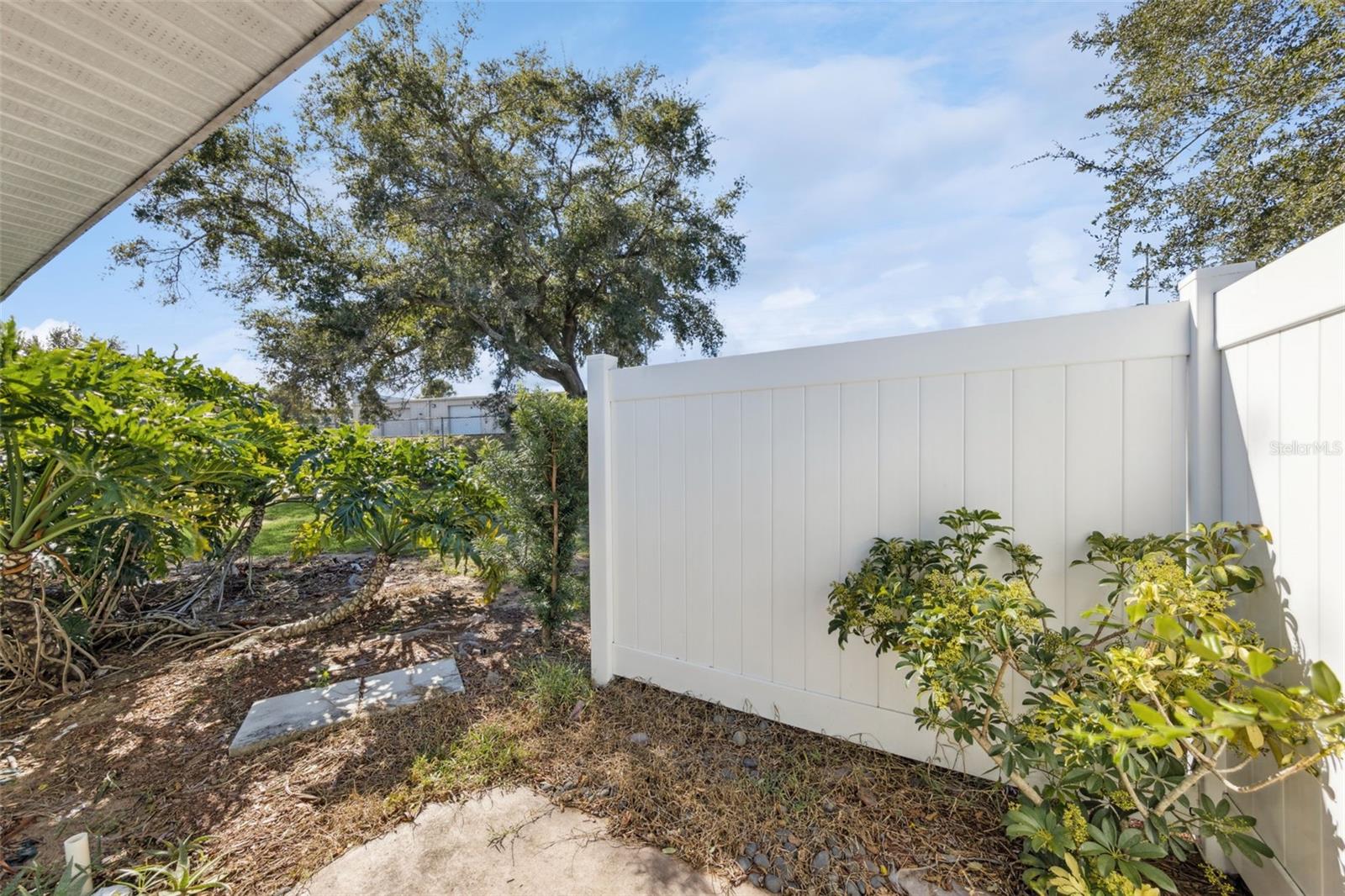 MINNEOLA RIDGECREST SUB - Residential Lease