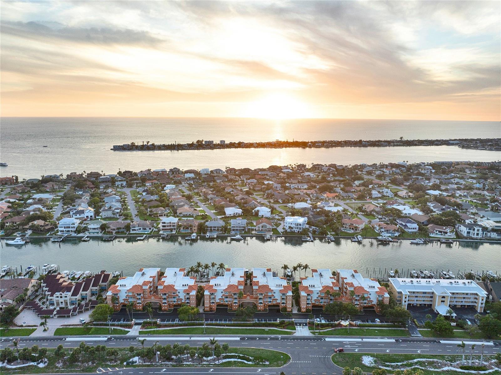 610 PINELLAS BAYWAY S 5202