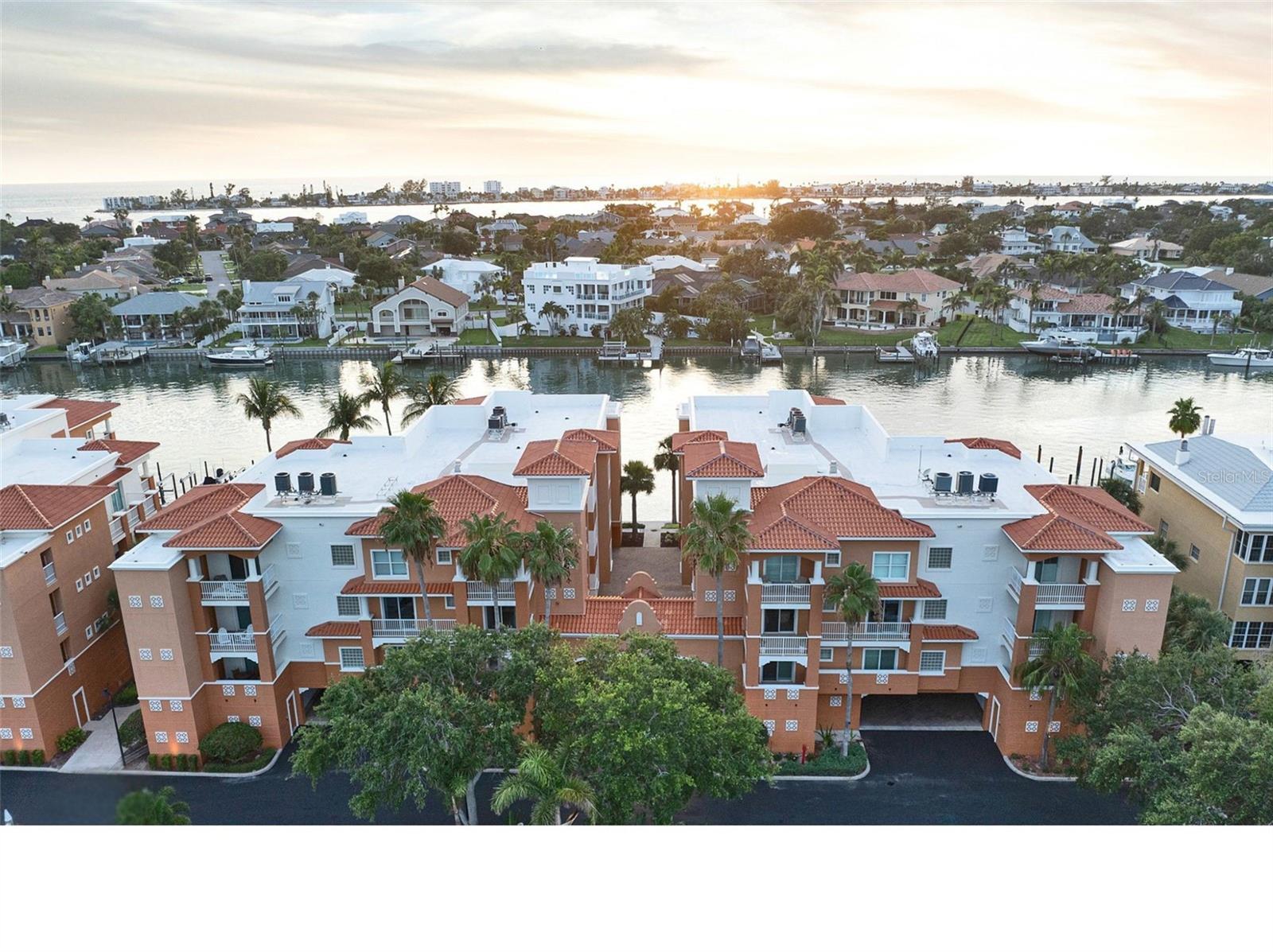 610 PINELLAS BAYWAY S 5202
