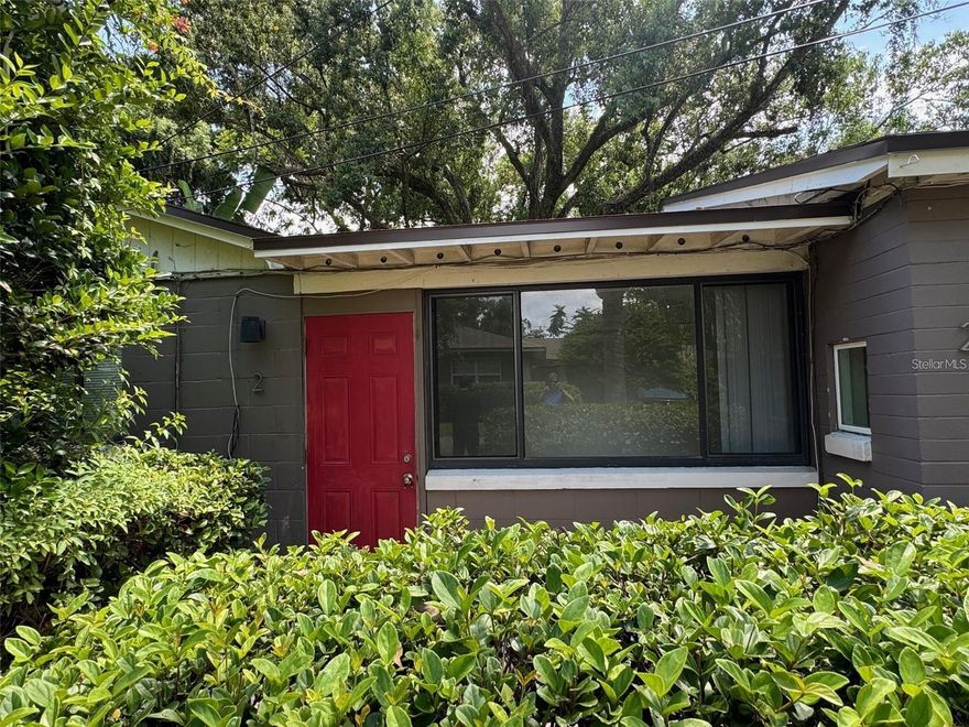 Primo location. 1/1 large kitchen, dining and living room. Tile floors throughout. Neutral colors. Brick front patio. On site laundry. Minutes to all shopping, restaurants, hospitals and highways. Available immediately.