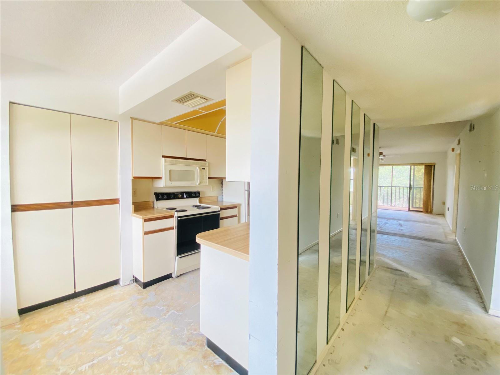 635 30TH AVENUE W F 404