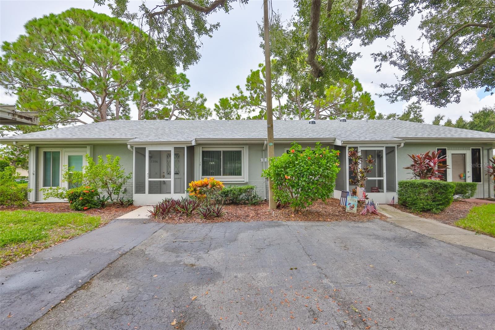 2206 HORSHAM PLACE