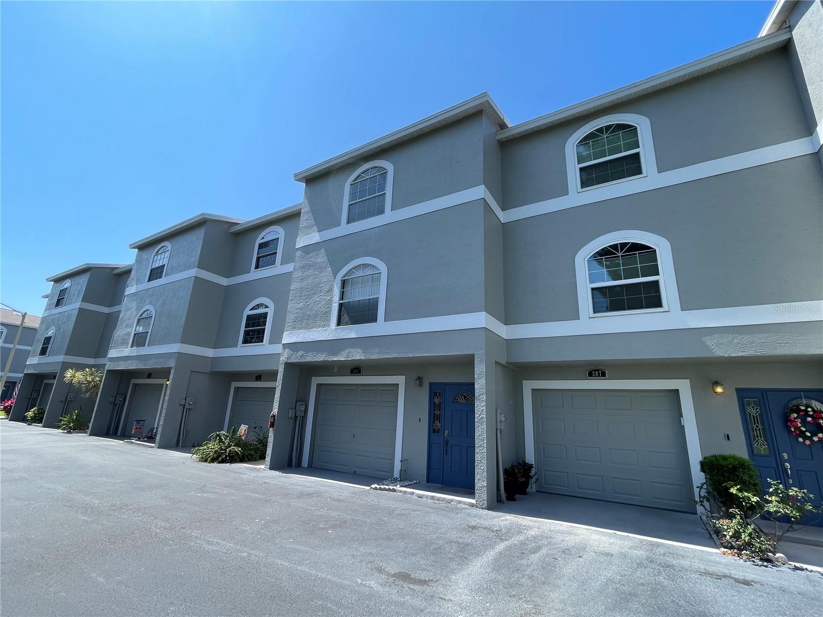DOLPHIN WATCH TOWNHOMES - Residential