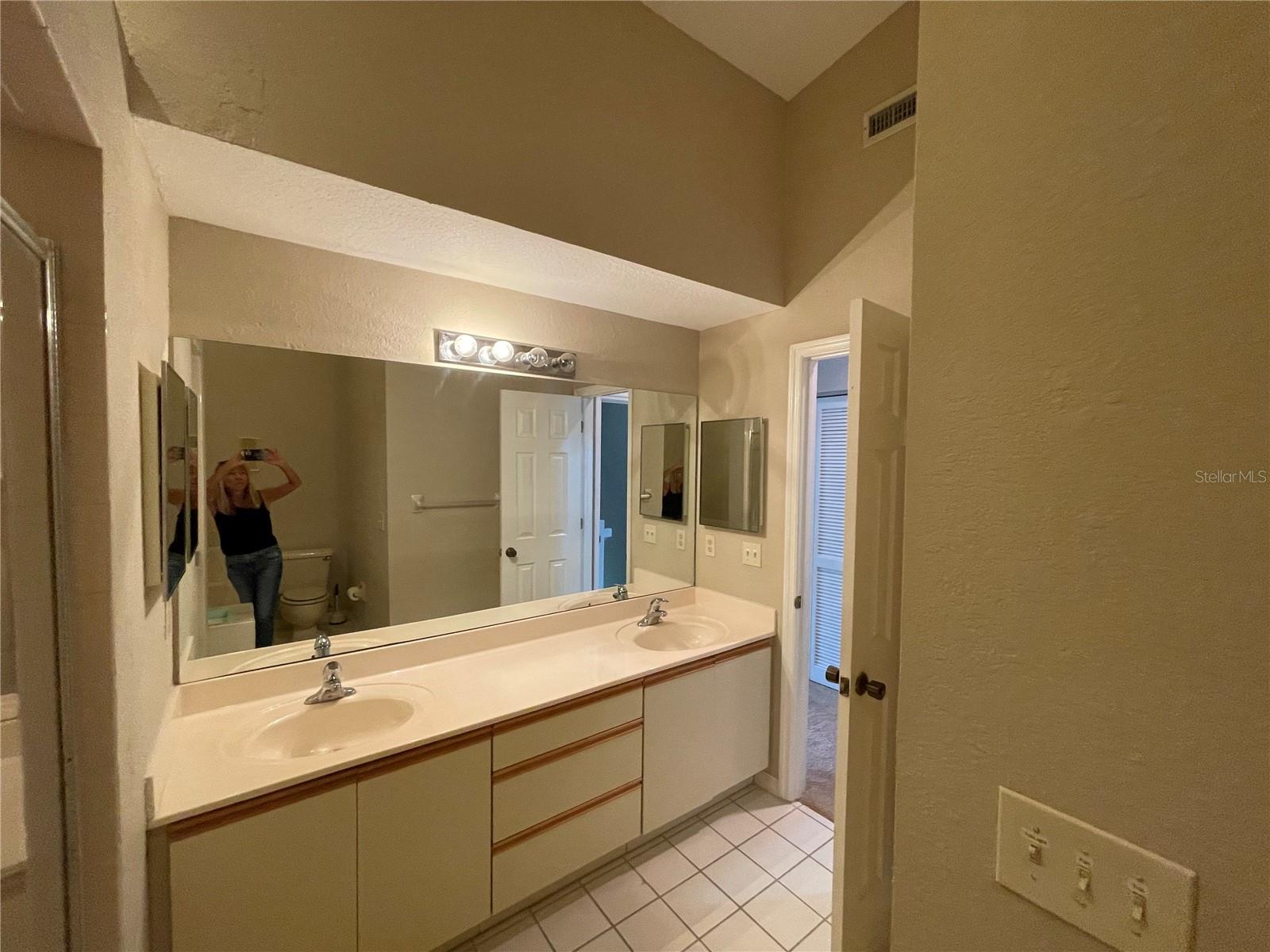 DOLPHIN WATCH TOWNHOMES - Residential