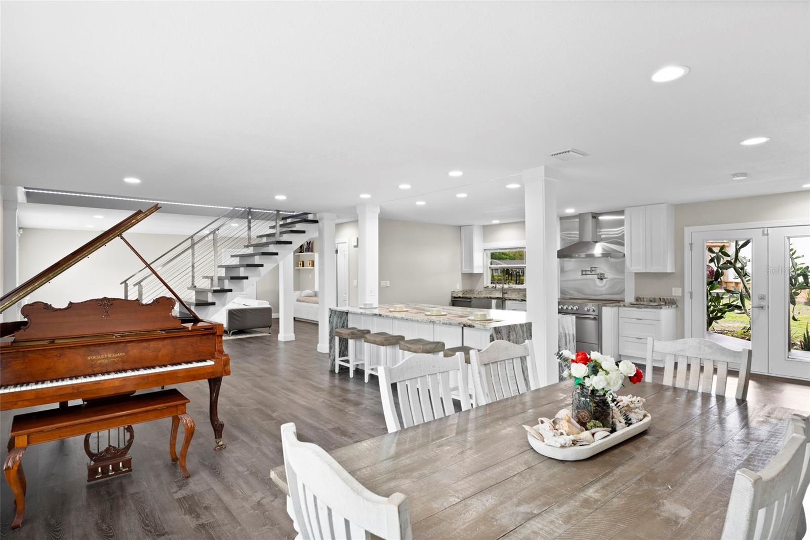 ECHOLS LAKE CARROLL ESTATES 4T - Residential