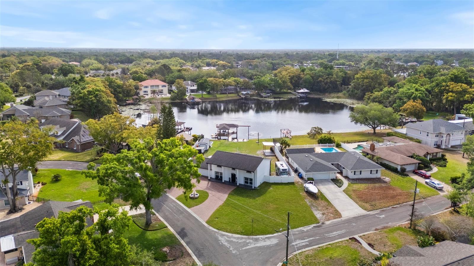 ECHOLS LAKE CARROLL ESTATES 4T - Residential