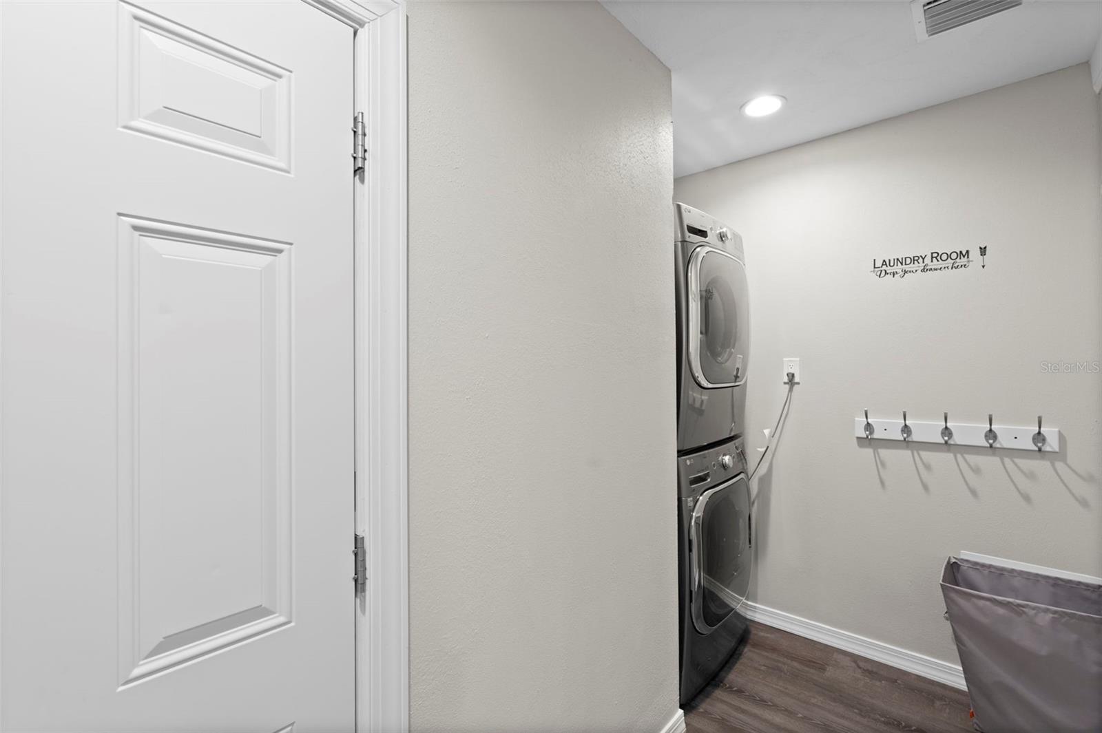 ECHOLS LAKE CARROLL ESTATES 4T - Residential