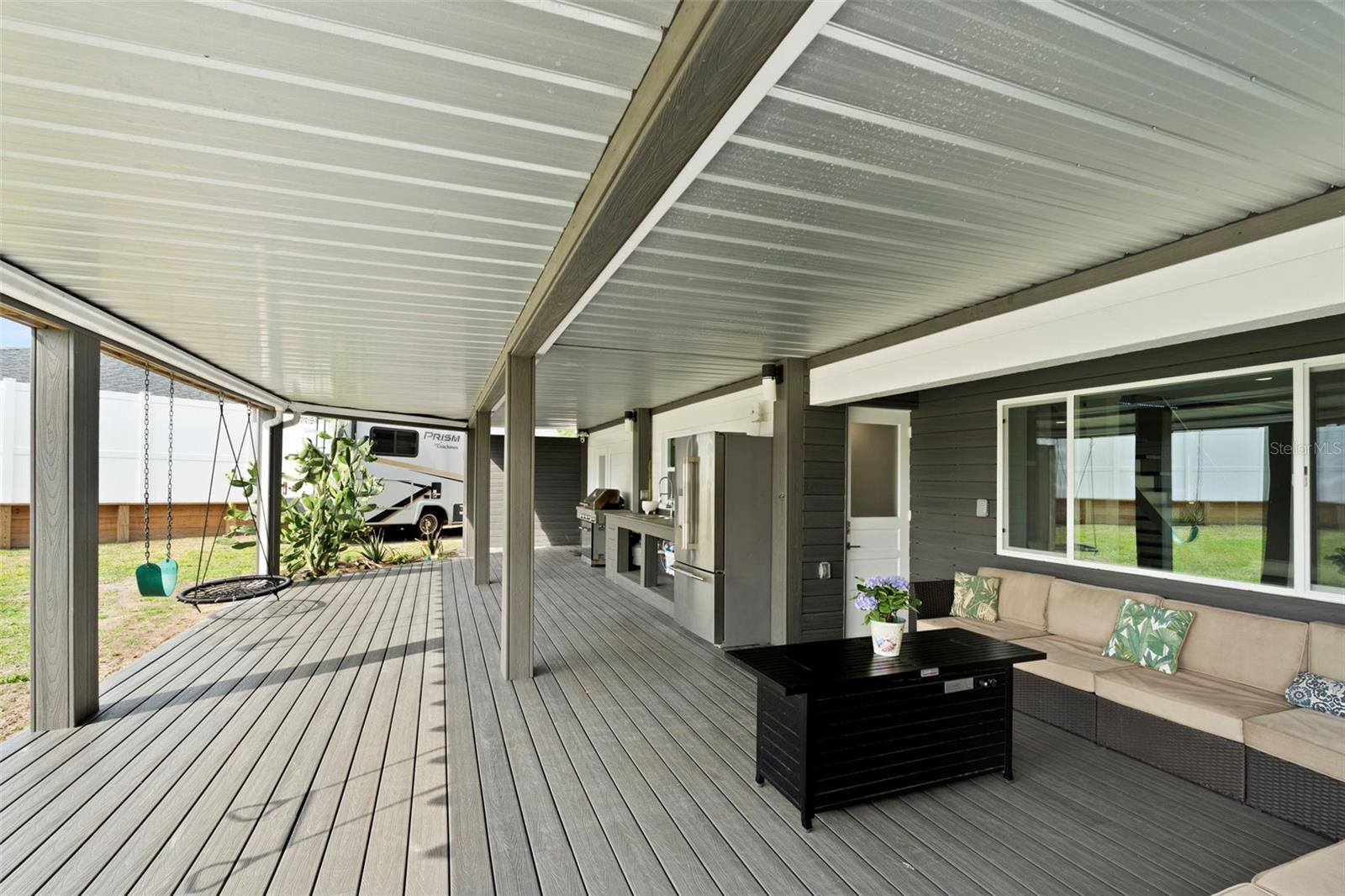 ECHOLS LAKE CARROLL ESTATES 4T - Residential