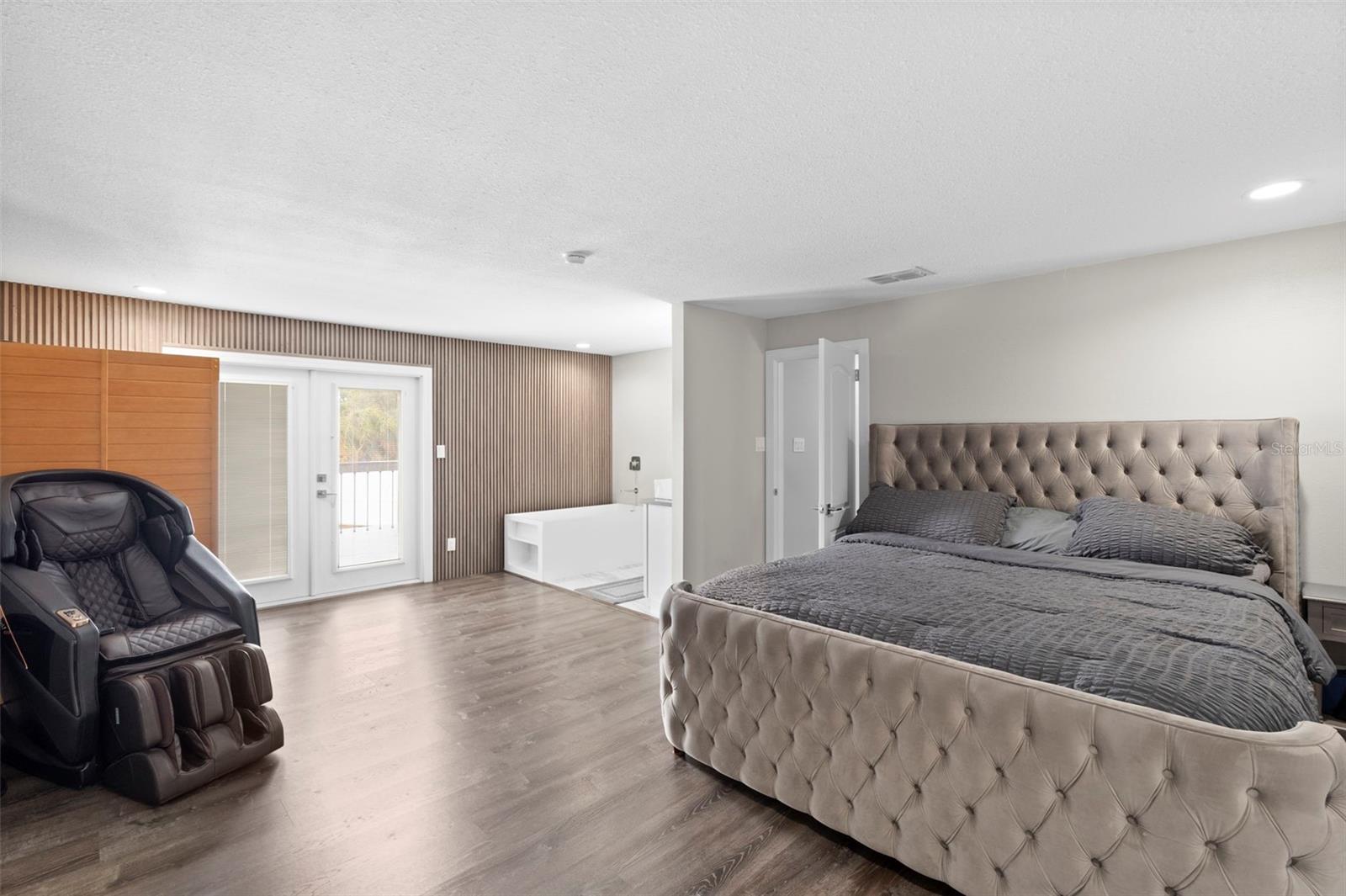 ECHOLS LAKE CARROLL ESTATES 4T - Residential