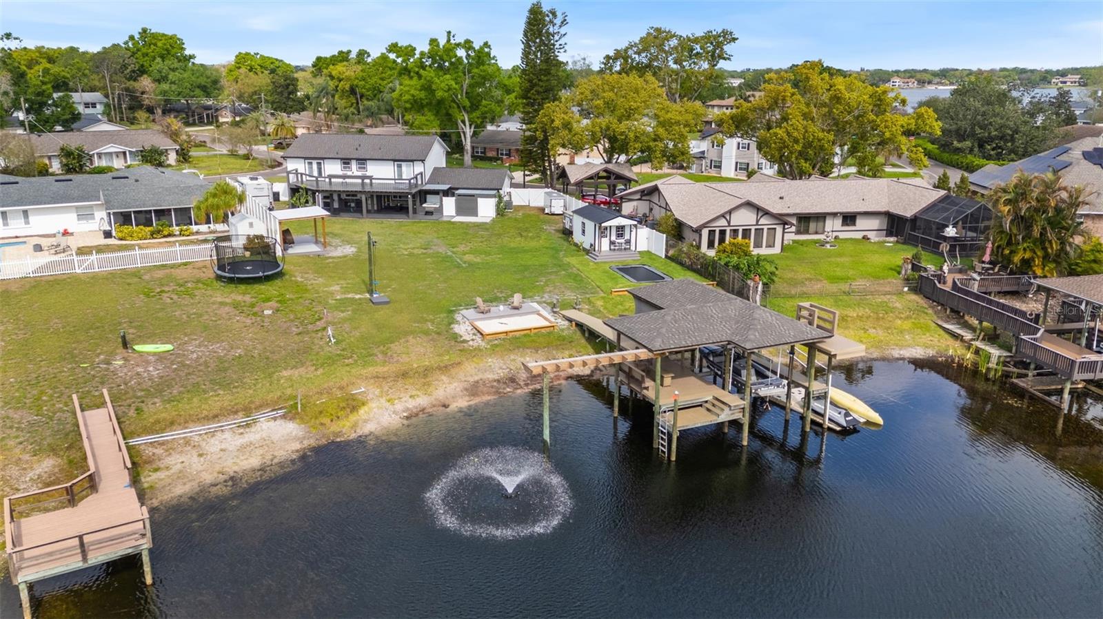 ECHOLS LAKE CARROLL ESTATES 4T - Residential