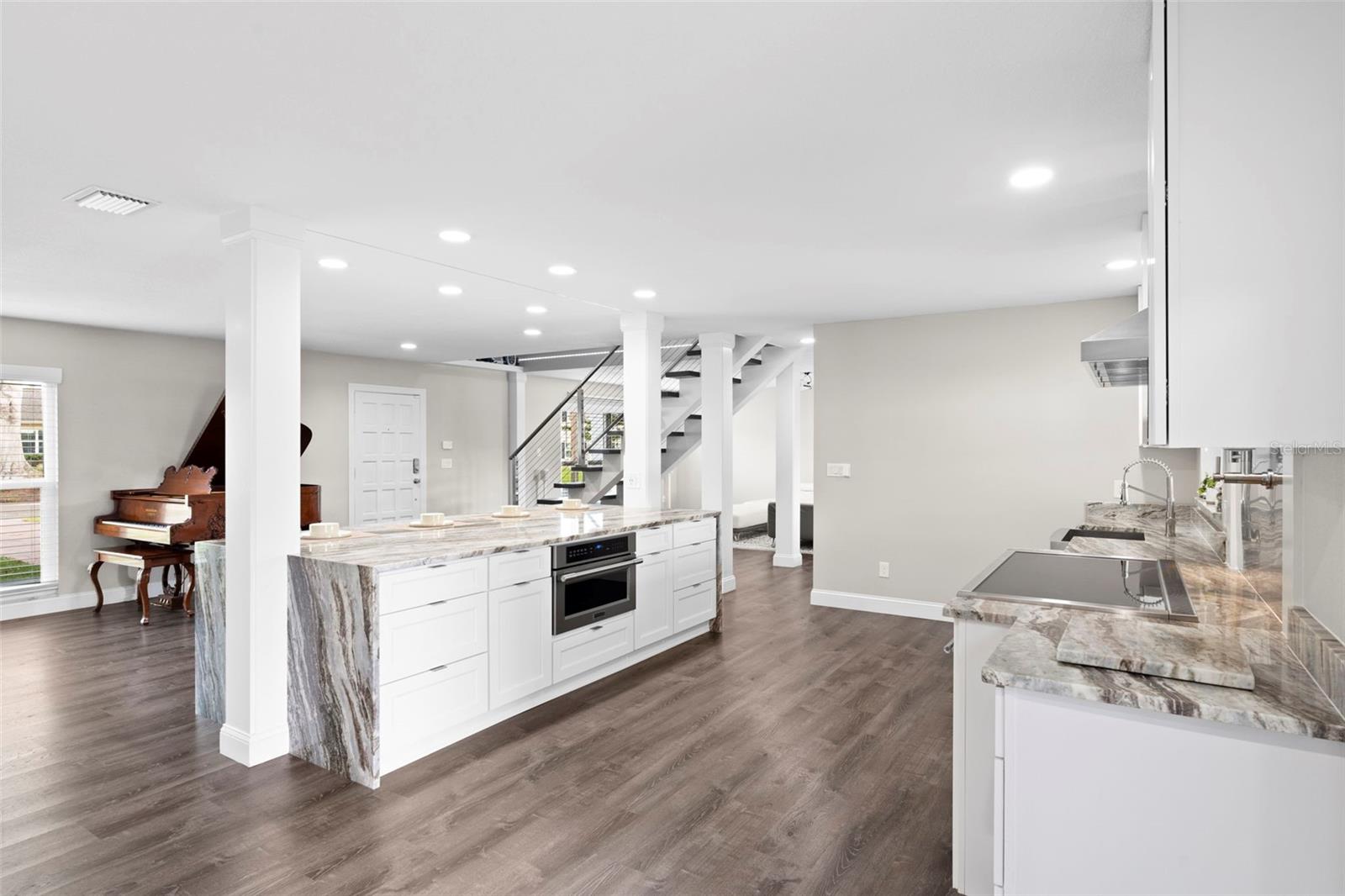 ECHOLS LAKE CARROLL ESTATES 4T - Residential