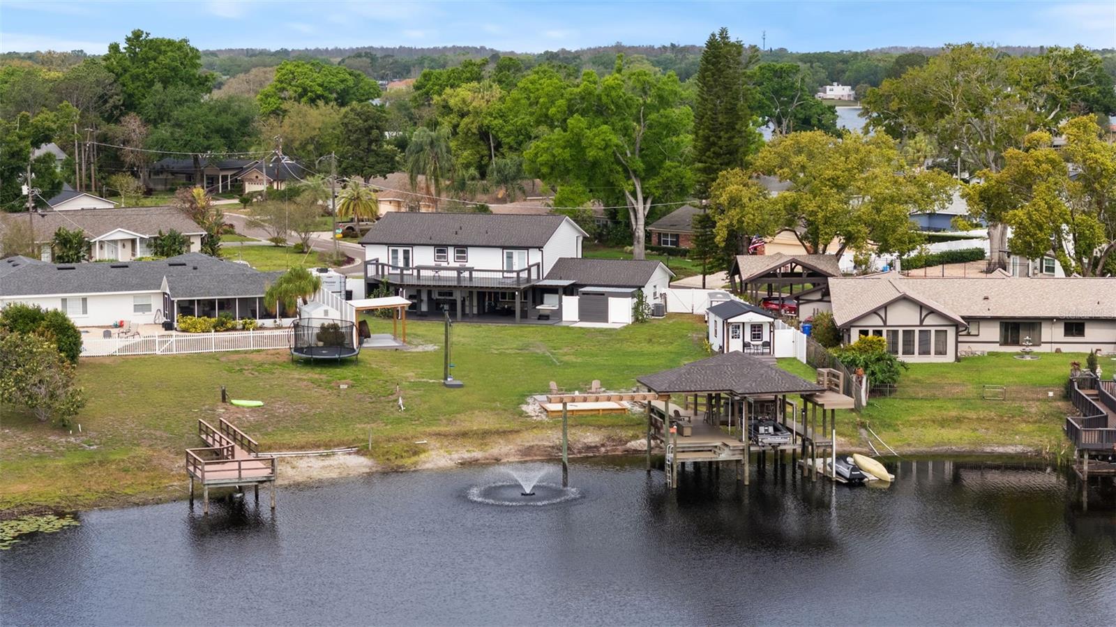 ECHOLS LAKE CARROLL ESTATES 4T - Residential