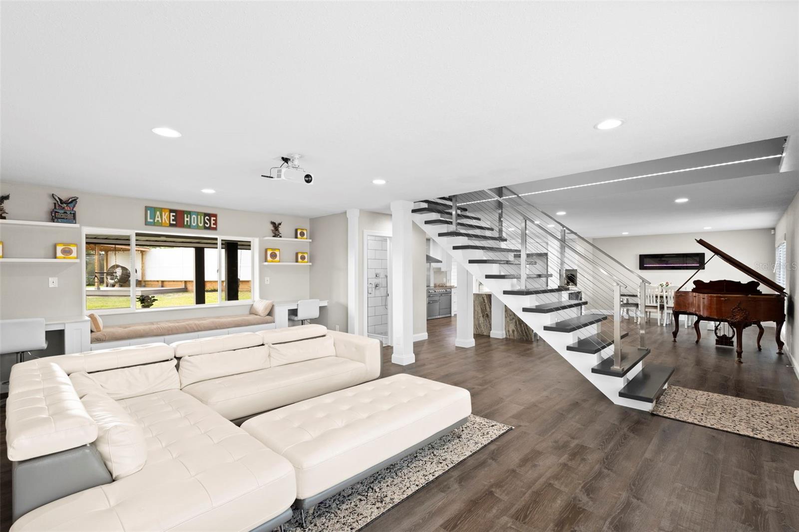 ECHOLS LAKE CARROLL ESTATES 4T - Residential