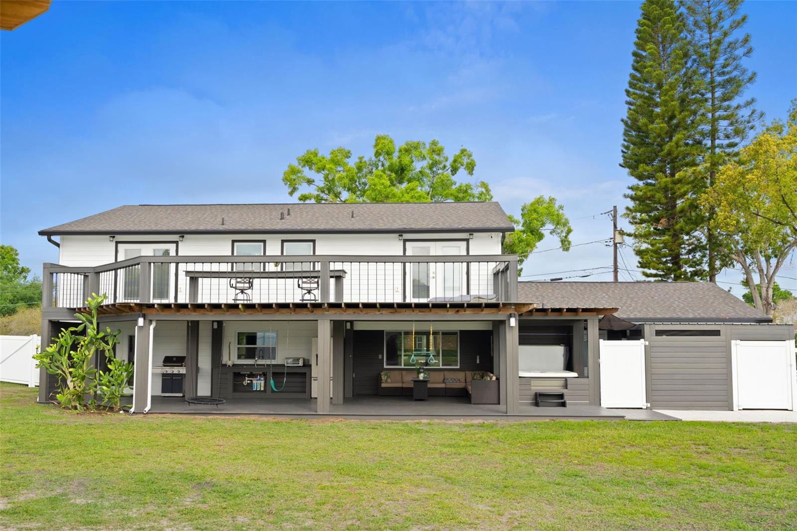 ECHOLS LAKE CARROLL ESTATES 4T - Residential