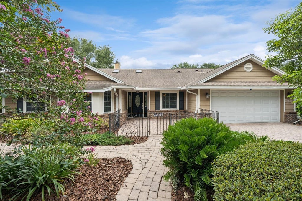 Photo of 4507 Winderwood Circle, Orlando, FL 32835 (MLS # O6429389)