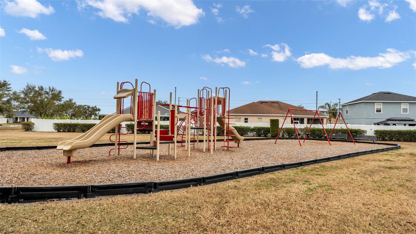 TOWNE PARK ESTATES - Residential