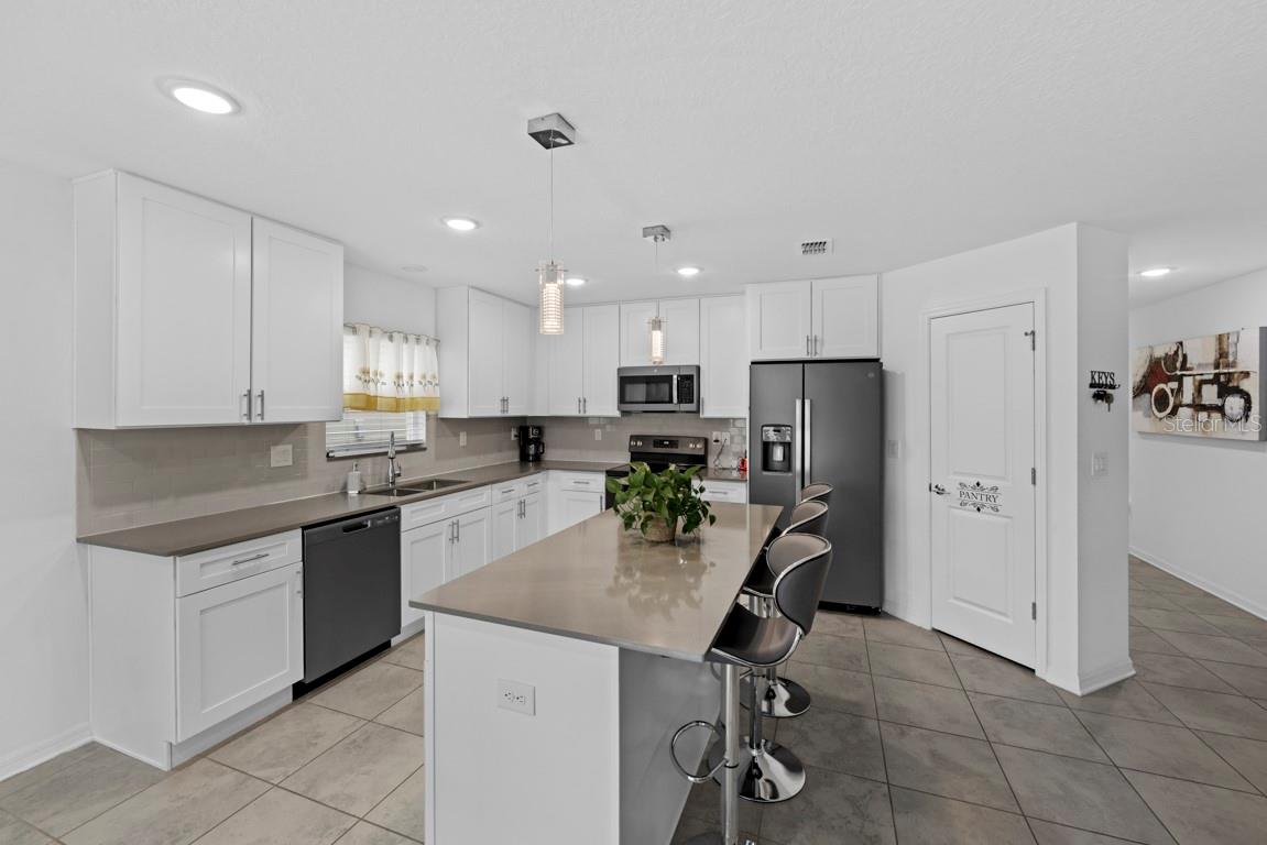 4338 FINCH LANE