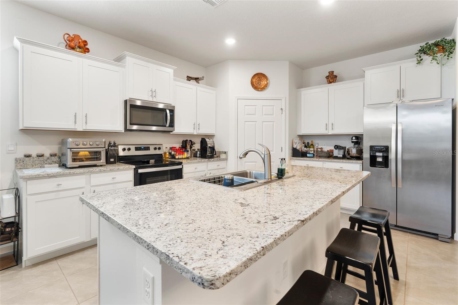 799 OLD COUNTRY ROAD SE